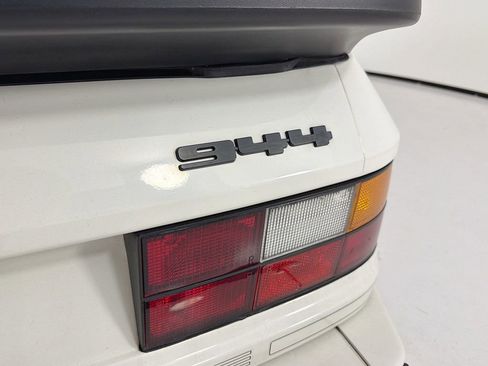 Used 1987 Porsche 944 Coupe RWD image 11