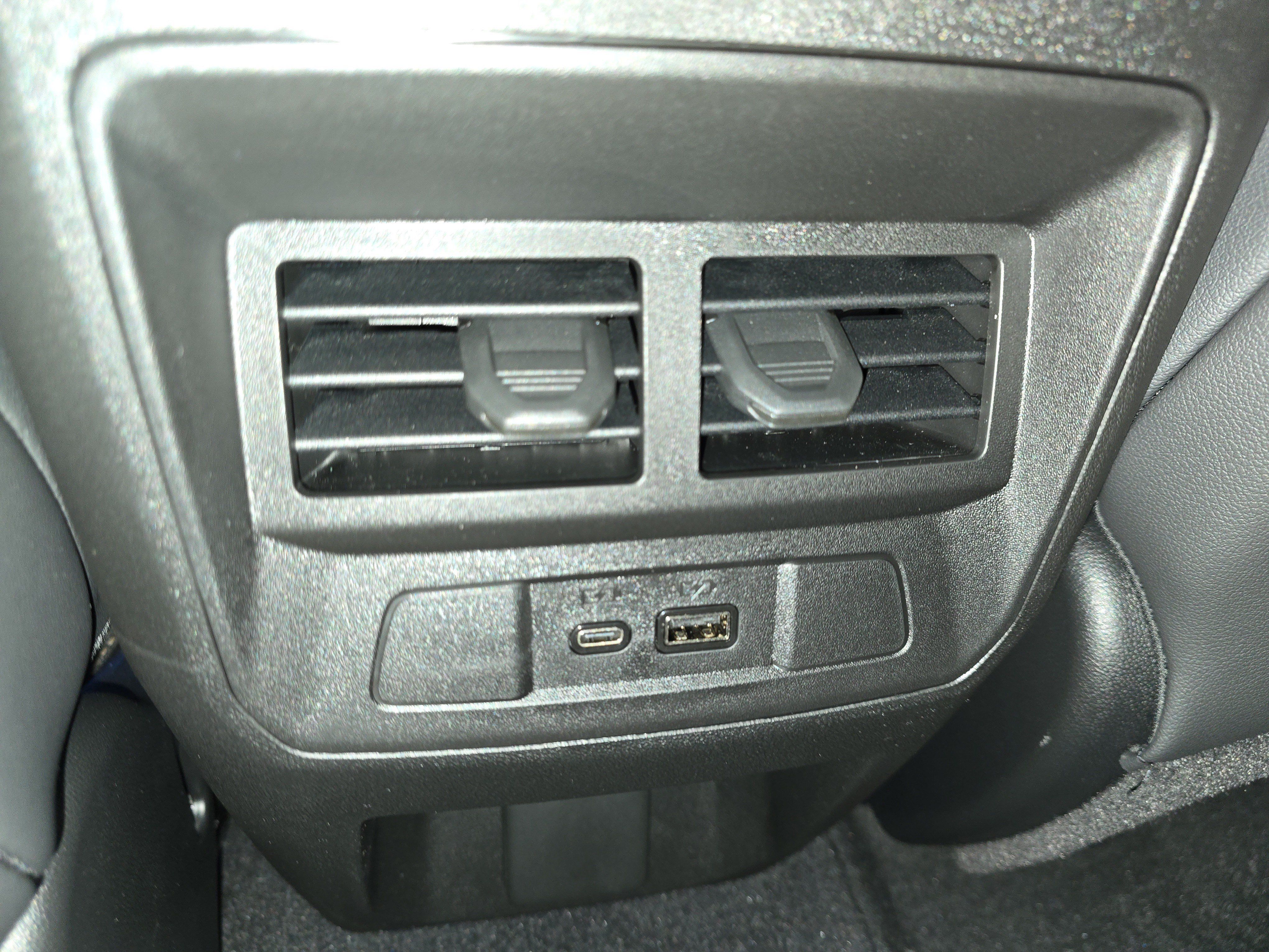 New 2026 GMC Canyon AT4 w/ Technology Plus Package AWD/4WD image 16