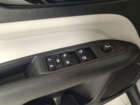 Used 2023 Jeep Compass Limited AWD/4WD image 14