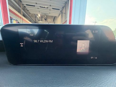 Used 2023 MAZDA MAZDA3 s FWD image 24
