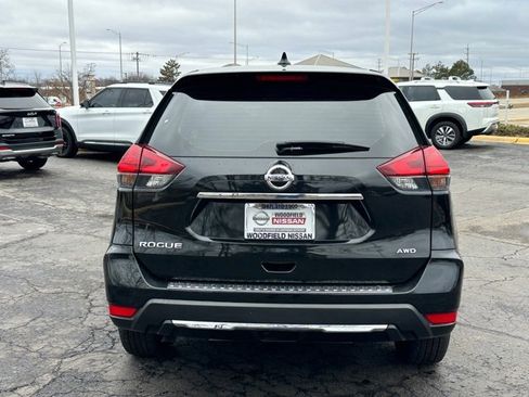 Used 2017 Nissan Rogue S image 6