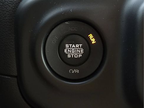 Used 2020 Jeep Wrangler Unlimited Sahara AWD/4WD image 33