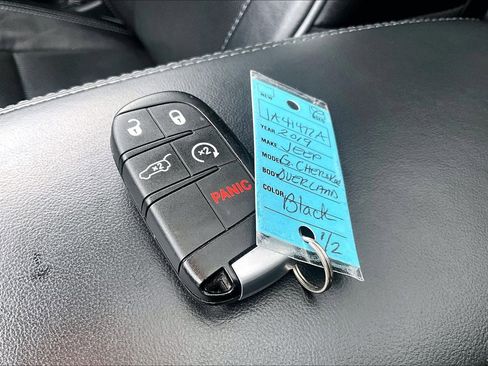 Used 2019 Jeep Grand Cherokee Overland image 10