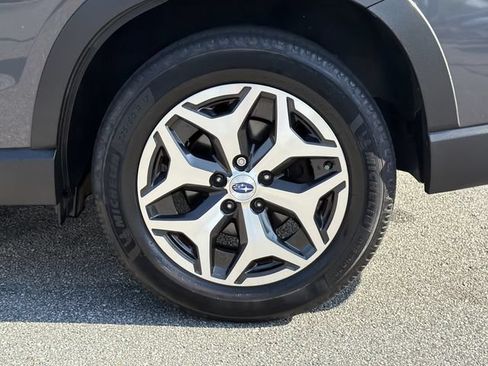 Used 2020 Subaru Forester Premium AWD/4WD image 23