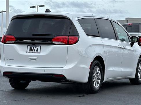 New 2026 Chrysler Voyager LX FWD image 3