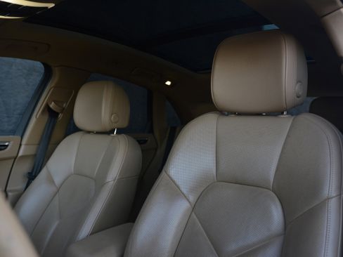 Used 2017 Porsche Macan image 5