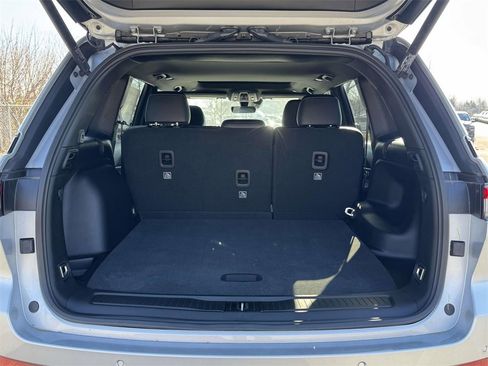 New 2025 Jeep Grand Cherokee 4WD image 30