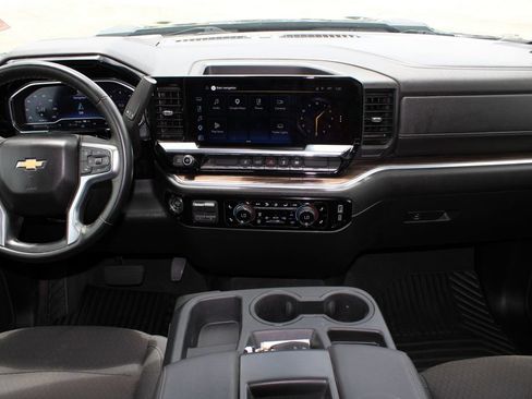 Used 2025 Chevrolet Silverado 2500 LT w/ Convenience Package AWD/4WD image 7