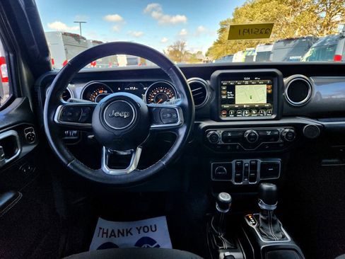 Used 2018 Jeep Wrangler Unlimited Sahara image 19