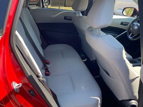 Used 2022 Toyota Corolla Cross LE image 17