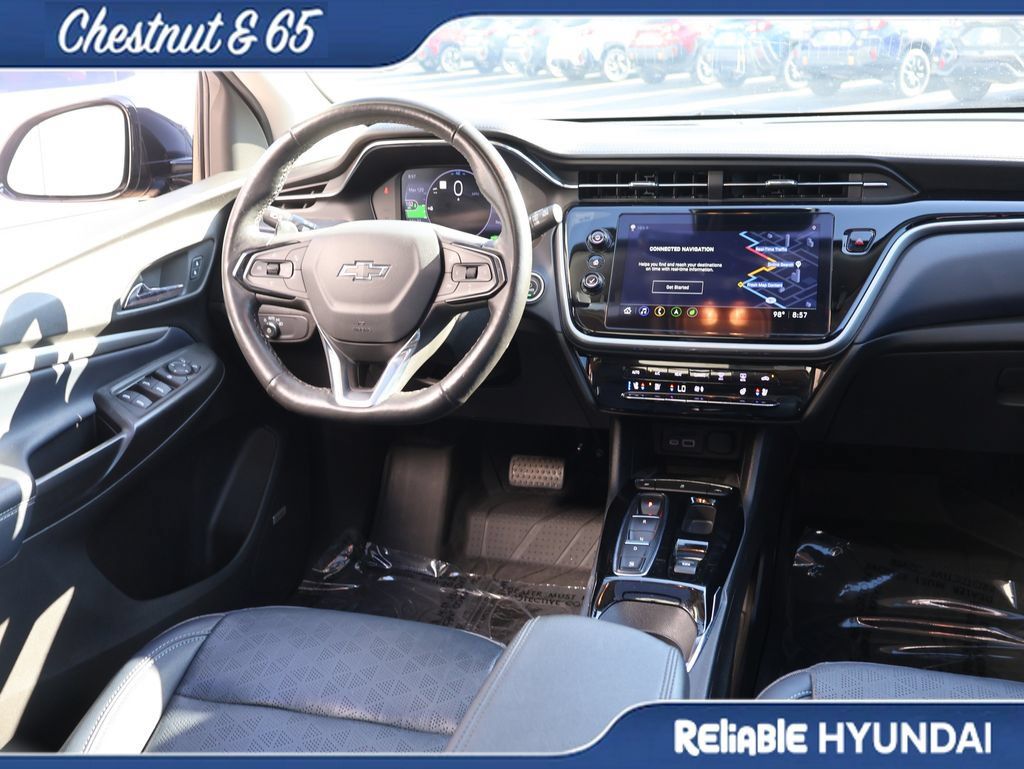 Used 2023 Chevrolet Bolt EUV Premier w/ Sun & Sound Package FWD image 13
