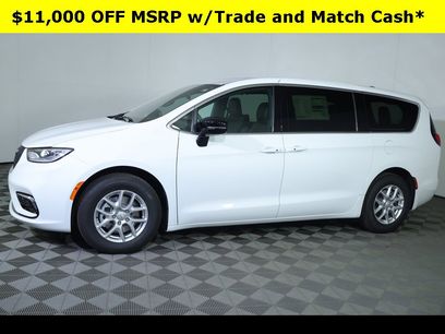 New 2026 Chrysler Pacifica Select