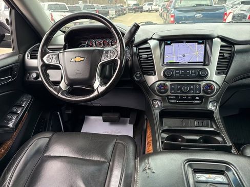 Used 2018 Chevrolet Suburban Premier image 15