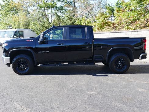 Certified 2022 Chevrolet Silverado 2500 LT w/ Convenience Package image 3
