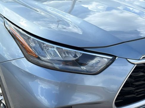 Used 2020 Toyota Highlander XLE FWD image 9