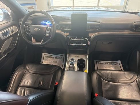 Used 2022 Ford Explorer Platinum w/ Technology Package AWD/4WD image 24