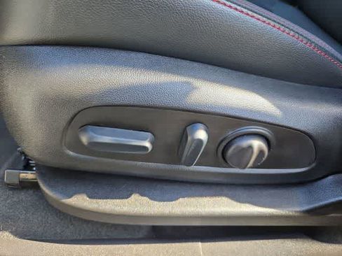 Used 2023 Chevrolet Equinox RS FWD image 16