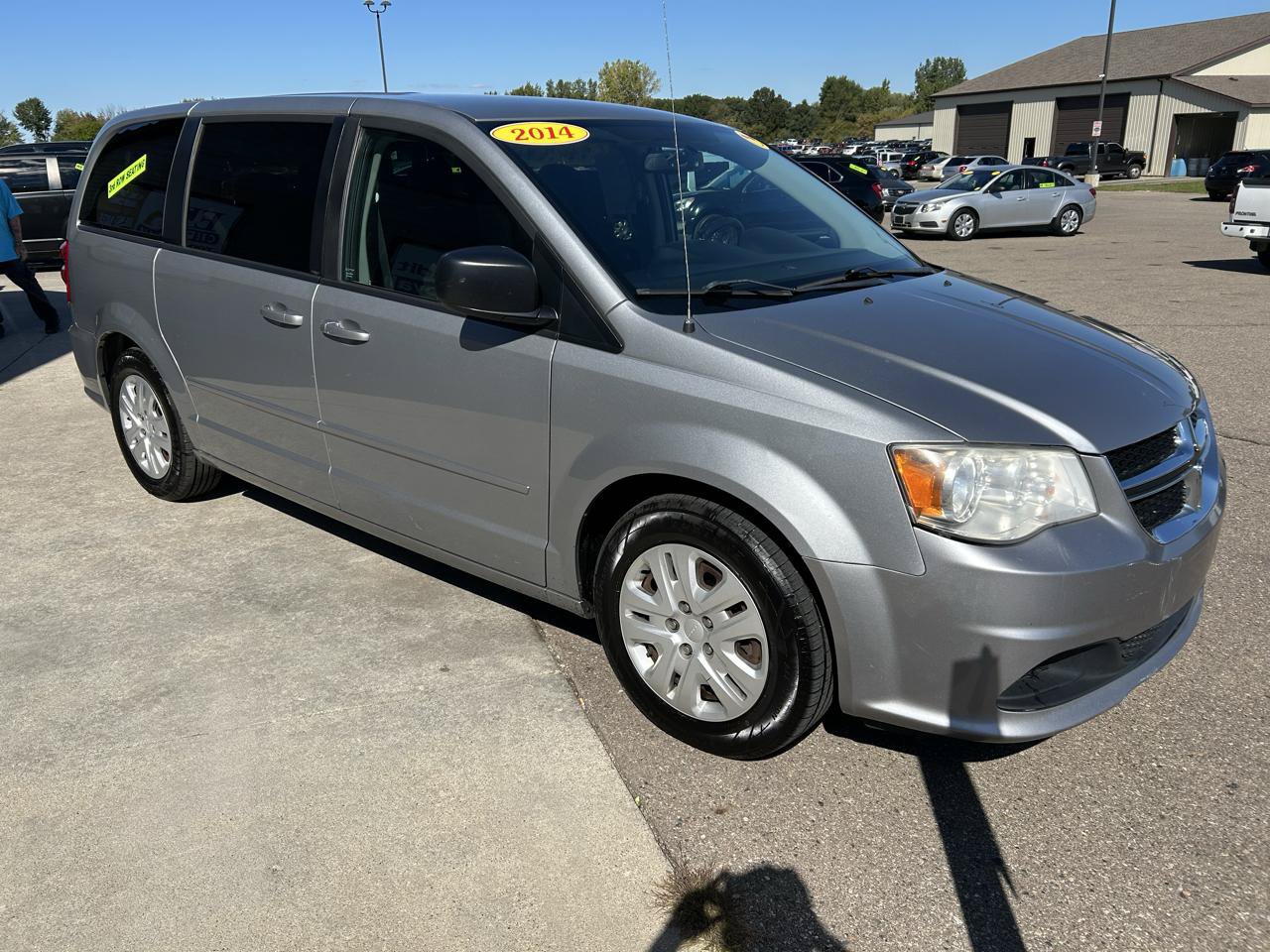 Used 2014 Dodge Grand Caravan SE w/ Quick Order Package 29E SE FWD image 3