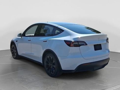 Used 2021 Tesla Model Y Long Range AWD/4WD image 4