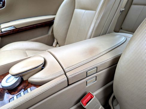 Used 2013 Mercedes-Benz CL 550 4MATIC image 30