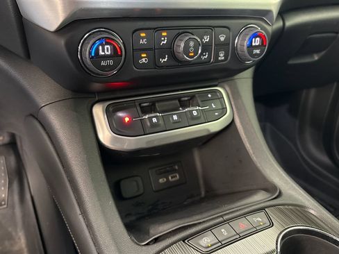 Used 2020 GMC Acadia SLT w/ Driver Alert Package II FWD image 59