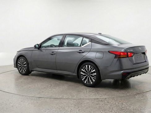 Used 2025 Nissan Altima 2.5 SV image 6