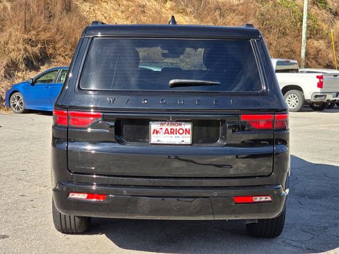 Used 2023 Jeep Wagoneer Series II image 19