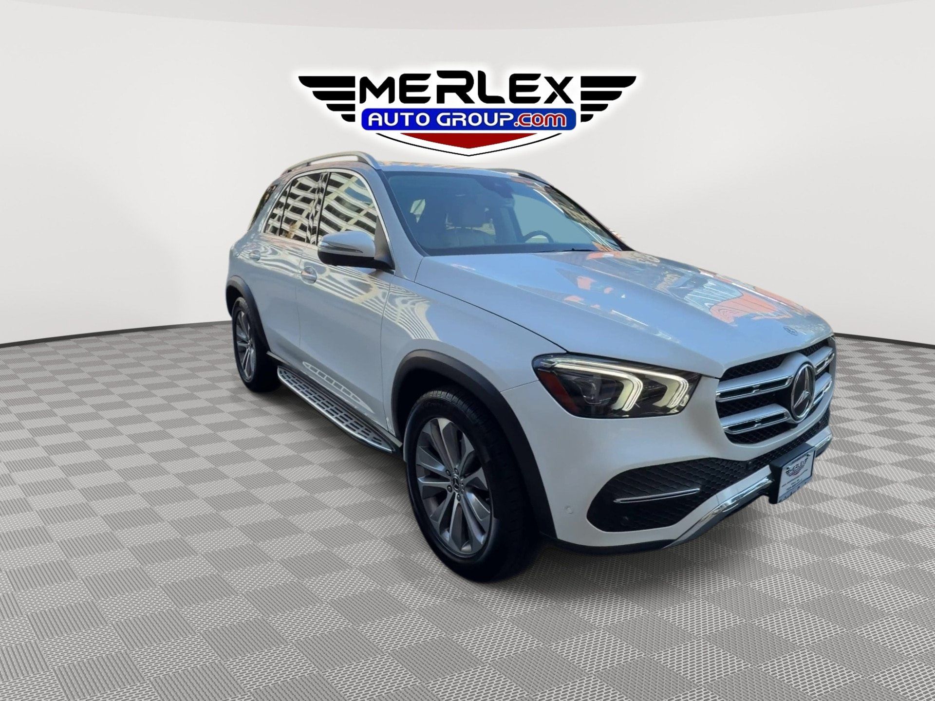 Used 2020 Mercedes-Benz GLE 350 4MATIC w/ Premium Package image 3