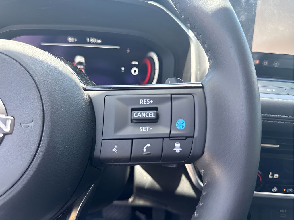 Used 2024 Nissan Rogue Platinum FWD image 22