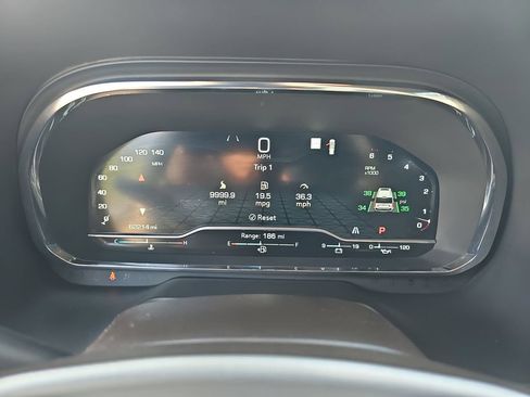 Used 2022 GMC Yukon XL SLE w/ Gmc Pro Safety Plus Package RWD image 24