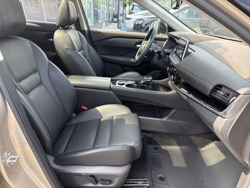 Certified 2022 Nissan Rogue SL AWD/4WD image 29