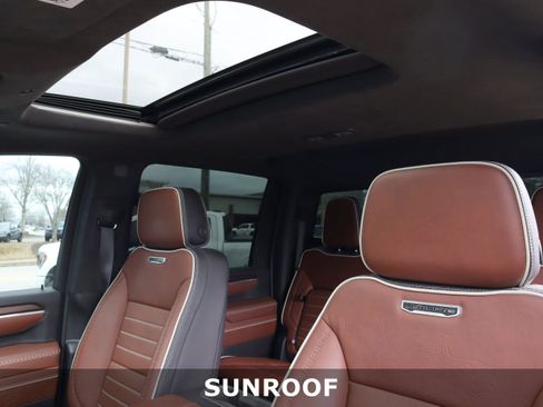 Used 2025 GMC Sierra 2500 Denali Ultimate image 7