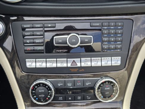 Used 2014 Mercedes-Benz SL 550 image 18