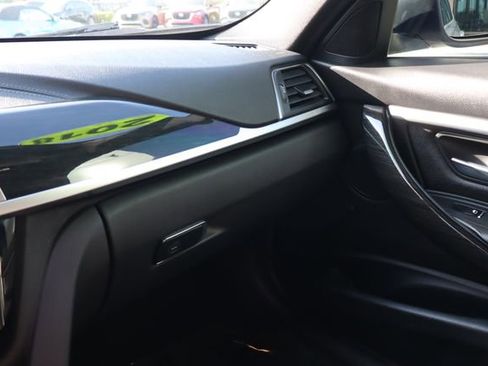 Used 2018 BMW 330i Sedan RWD image 32