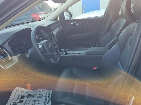 Used 2024 Volvo XC60 B5 Core AWD/4WD image 7