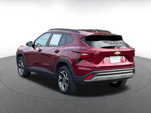 Used 2025 Chevrolet Trax LT image 11