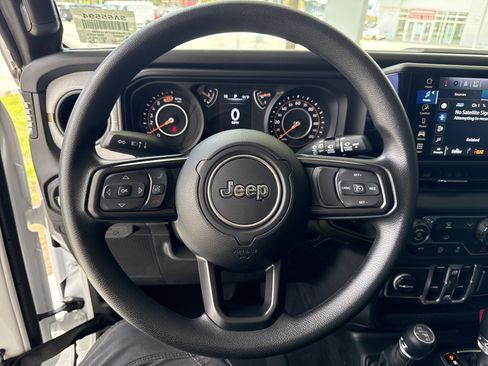 Used 2026 Jeep Wrangler Unlimited Sport AWD/4WD image 17