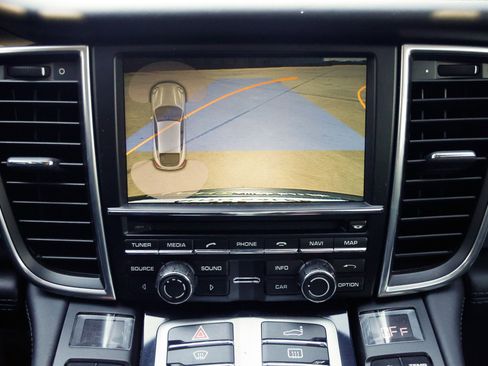 Used 2016 Porsche Panamera S image 36