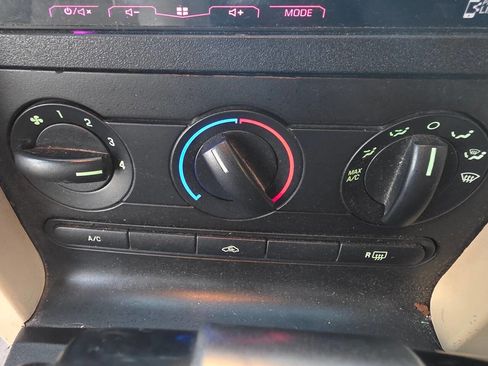 Used 2006 Ford Mustang GT Premium image 34