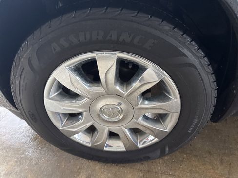 Used 2016 Buick Enclave Leather image 12