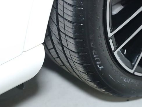 Used 2023 Mercedes-Benz C 300 4MATIC Sedan image 40