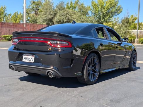 Used 2023 Dodge Charger Scat Pack w/ Harman/Kardon Audio Group RWD image 5