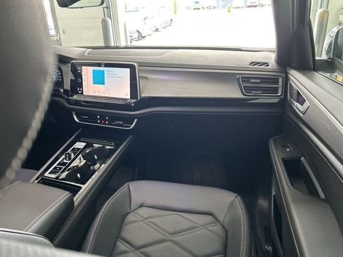 New 2026 Volkswagen Atlas Cross Sport SE image 31