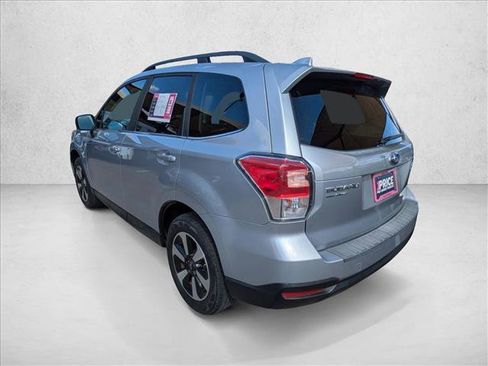 Used 2017 Subaru Forester 2.5i Limited AWD/4WD image 7