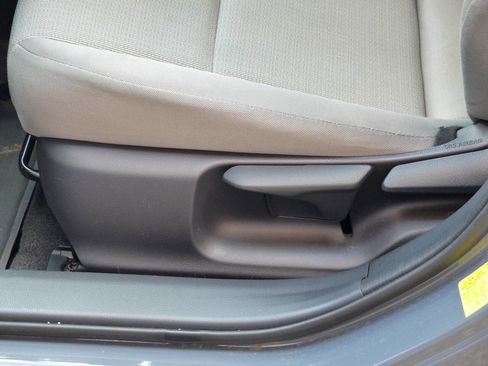 Used 2024 Toyota Prius LE FWD image 21