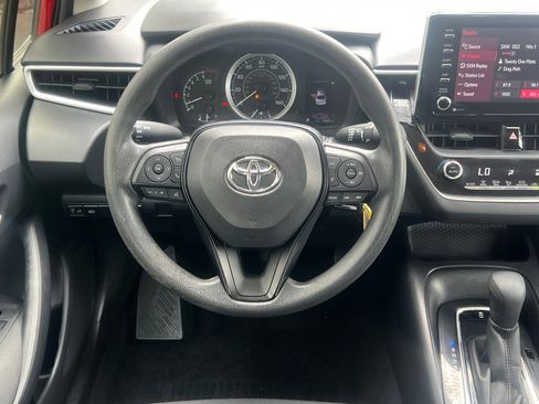Used 2021 Toyota Corolla LE image 14