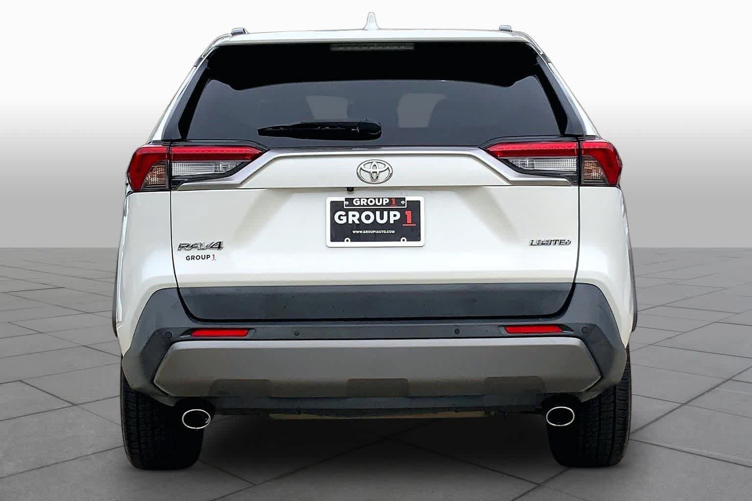 Used 2019 Toyota RAV4 Limited w/ Advanced Technology Package FWD image 4