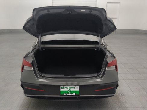 Used 2025 Hyundai Elantra SE FWD image 29