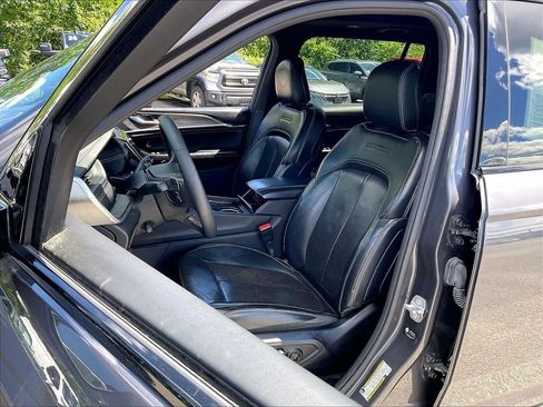 Used 2023 Jeep Grand Cherokee L Overland w/ MOPAR Finishing Package AWD/4WD image 9