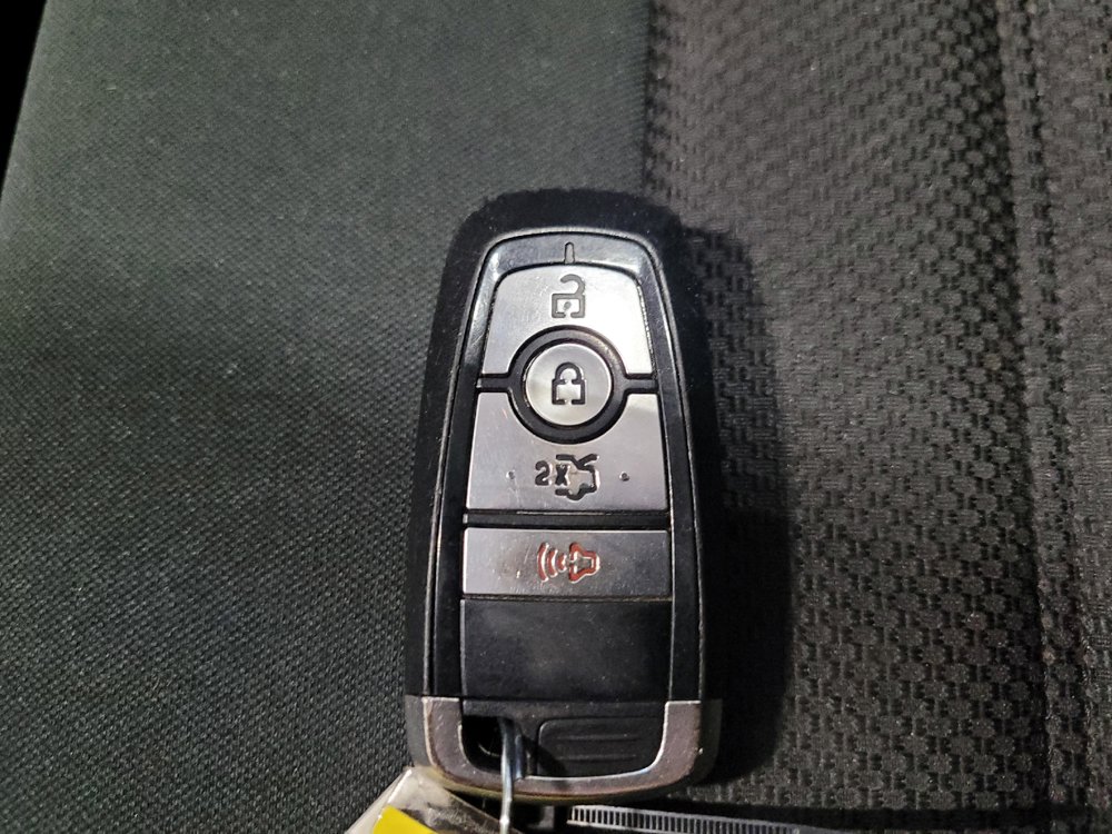 Used 2019 Ford Fusion SE FWD image 32
